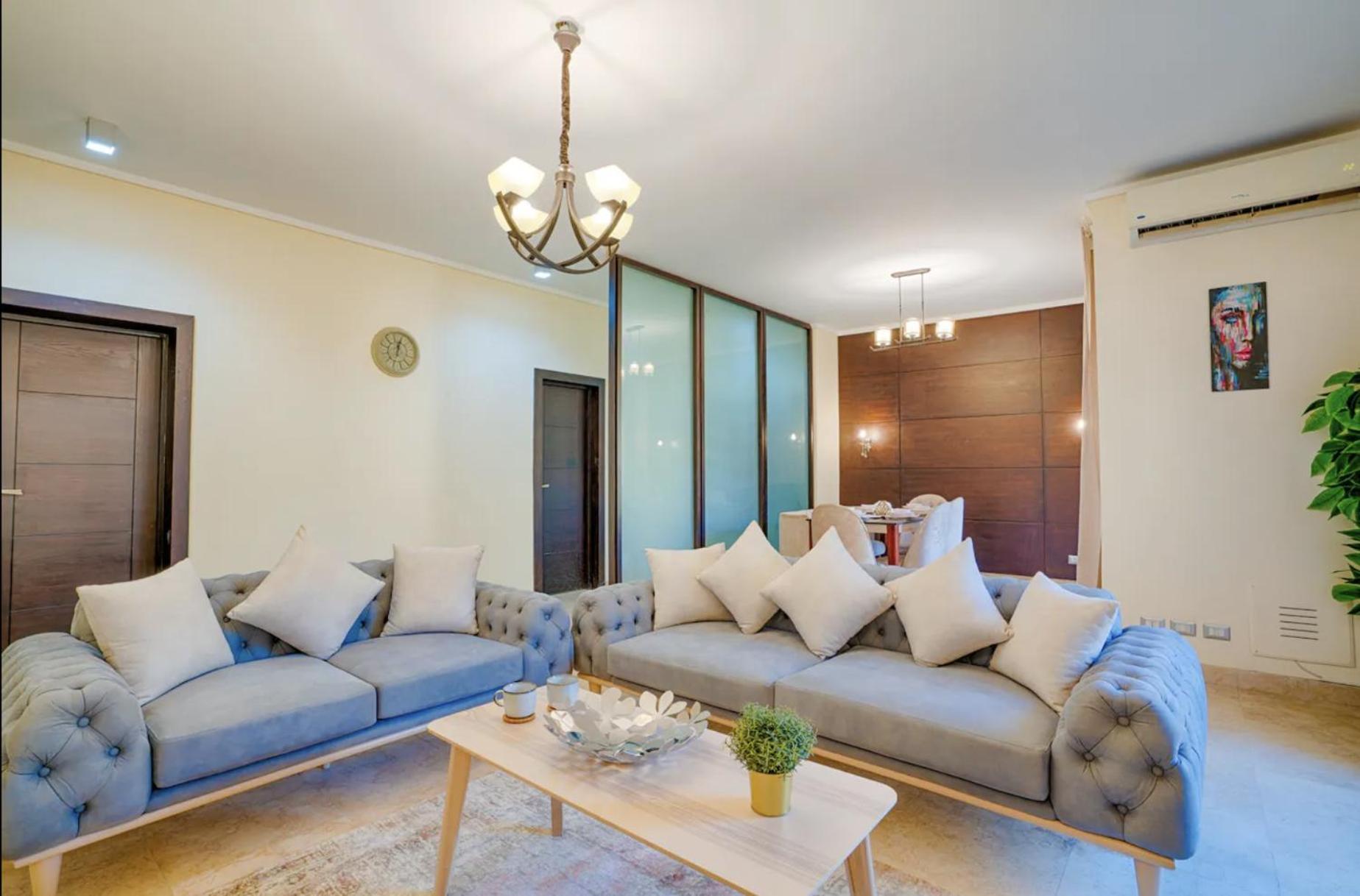 The Suites Near Auc By Elegant 카이로 외부 사진