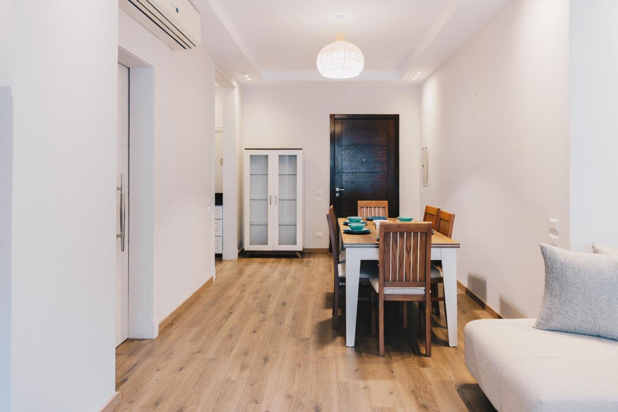 The Suites Near Auc By Elegant 카이로 외부 사진